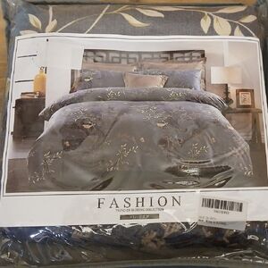 Floral Embroidered Bedding Set